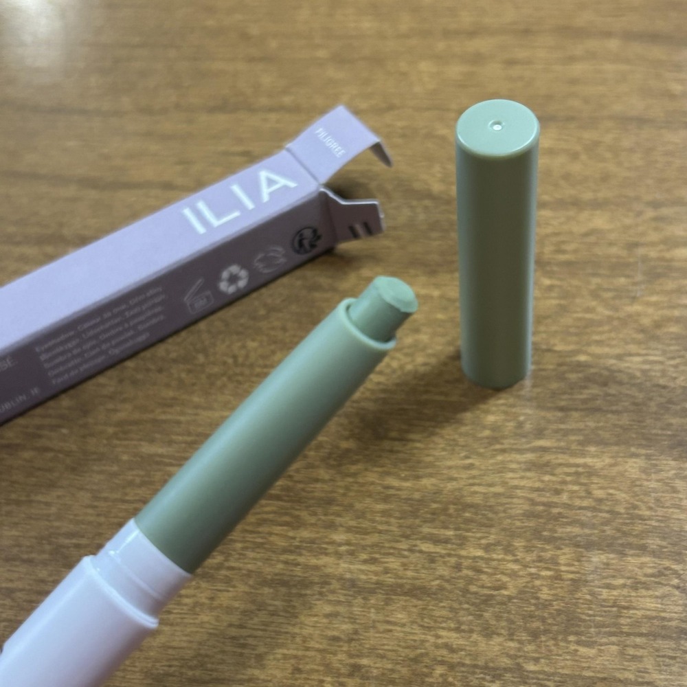 ILIA Eye Stylus Shadow Stick Filigree 0.05oz 1.5g Green Eyeshadow Crayon Single